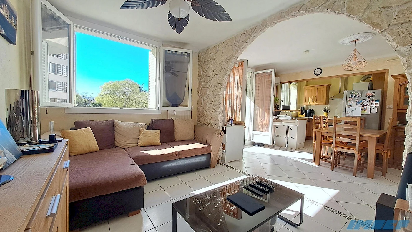 Appartement Type 2/3 sud balcon cave Ste-Marguerite 13009