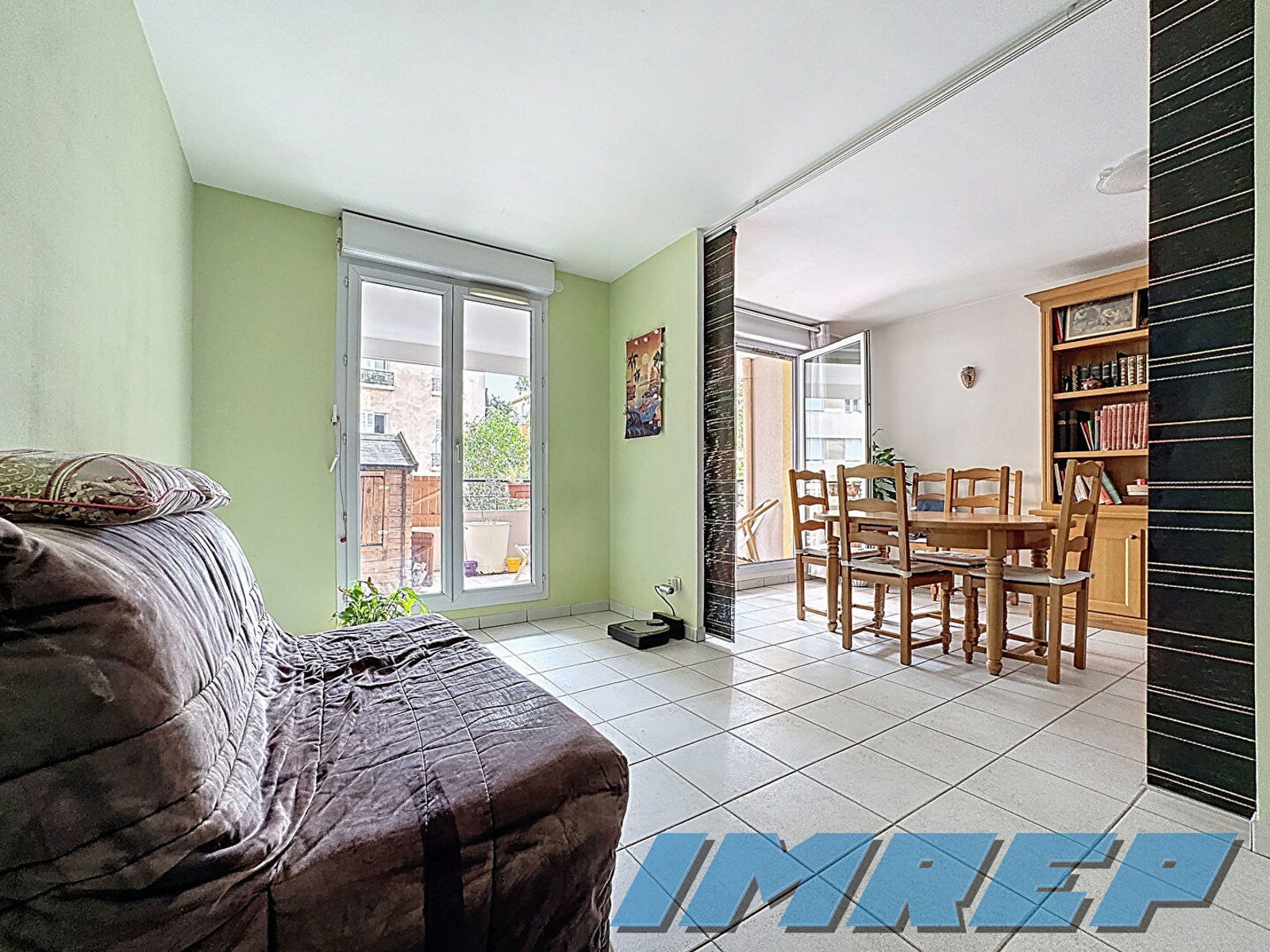 1064-Exclusivité : Grand appartement T4 - 90m2 traversant avec terras - 5