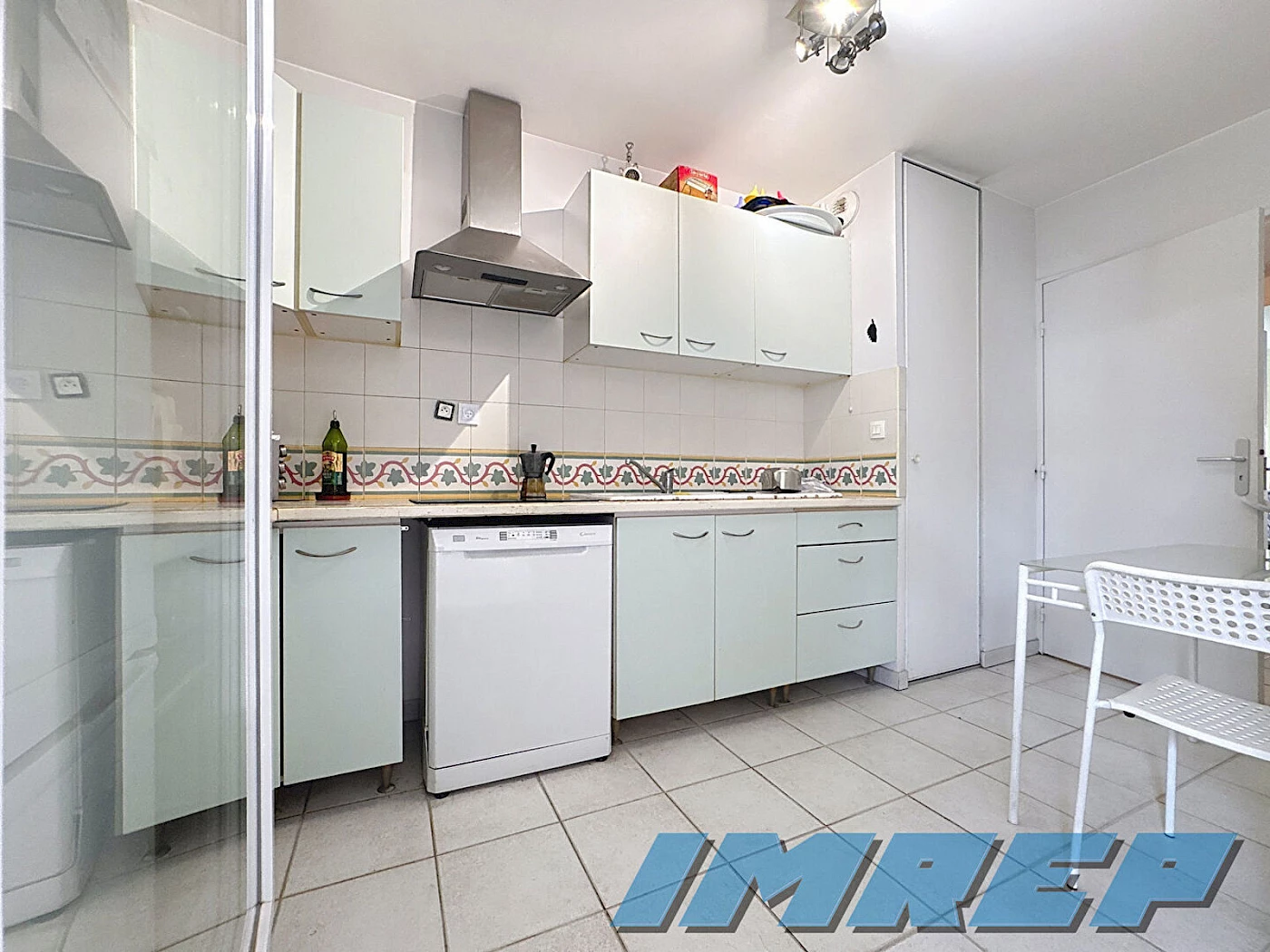 1064-Exclusivité : Grand appartement T4 - 90m2 traversant avec terras
