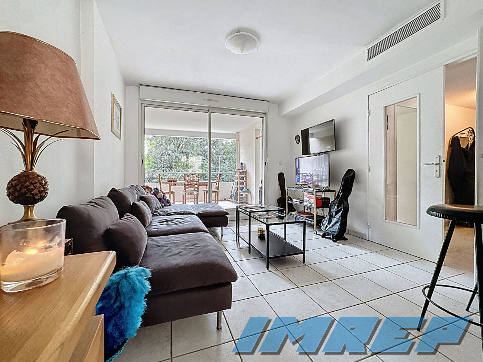 1064-Exclusivité : Grand appartement T4 - 90m2 traversant avec terras - 1