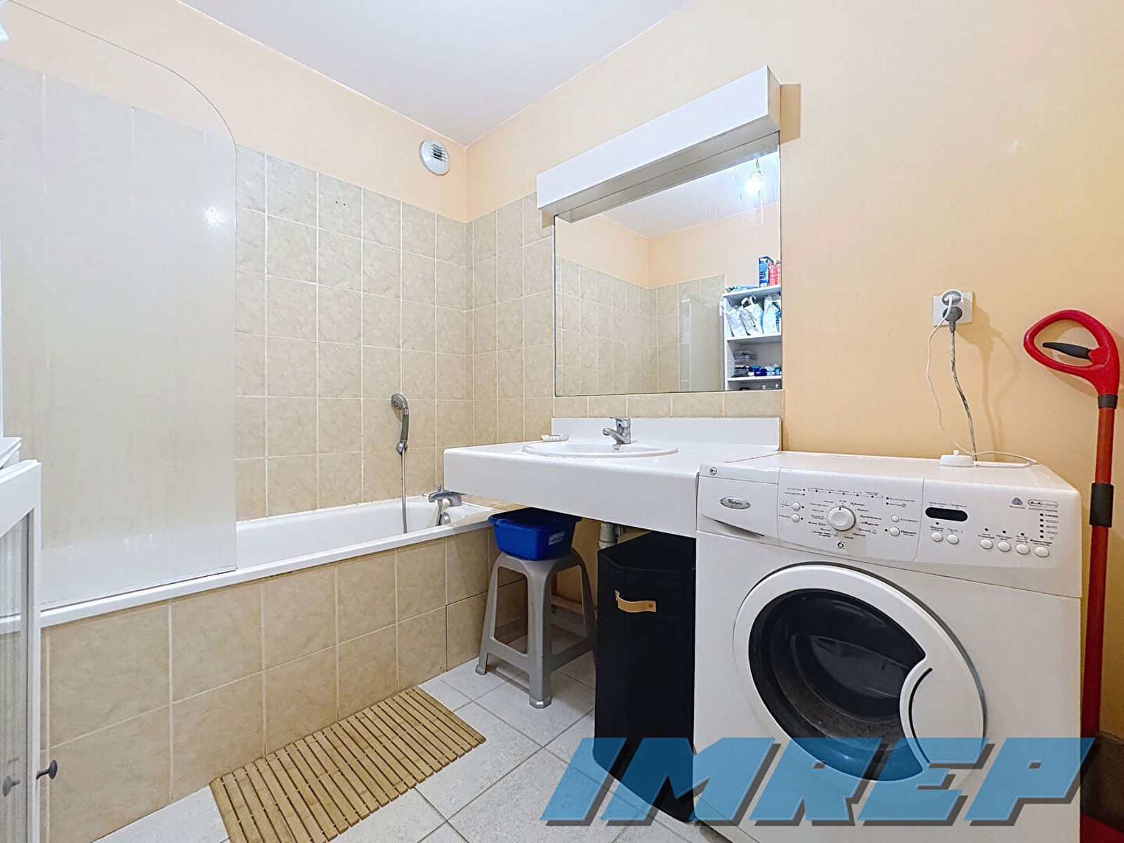 1064-Exclusivité : Grand appartement T4 - 90m2 traversant avec terras - 12