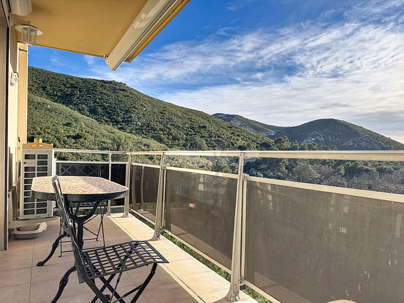 13010 Saint Tronc  T4 de 78 m2 cave, balcon et possibilité de bo