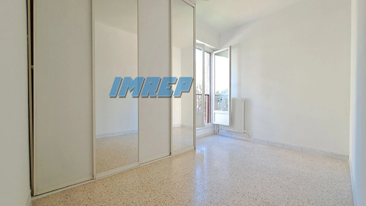 791-Grand T3/4 lumineux balcon cave et parking - 13010 MARSEILLE