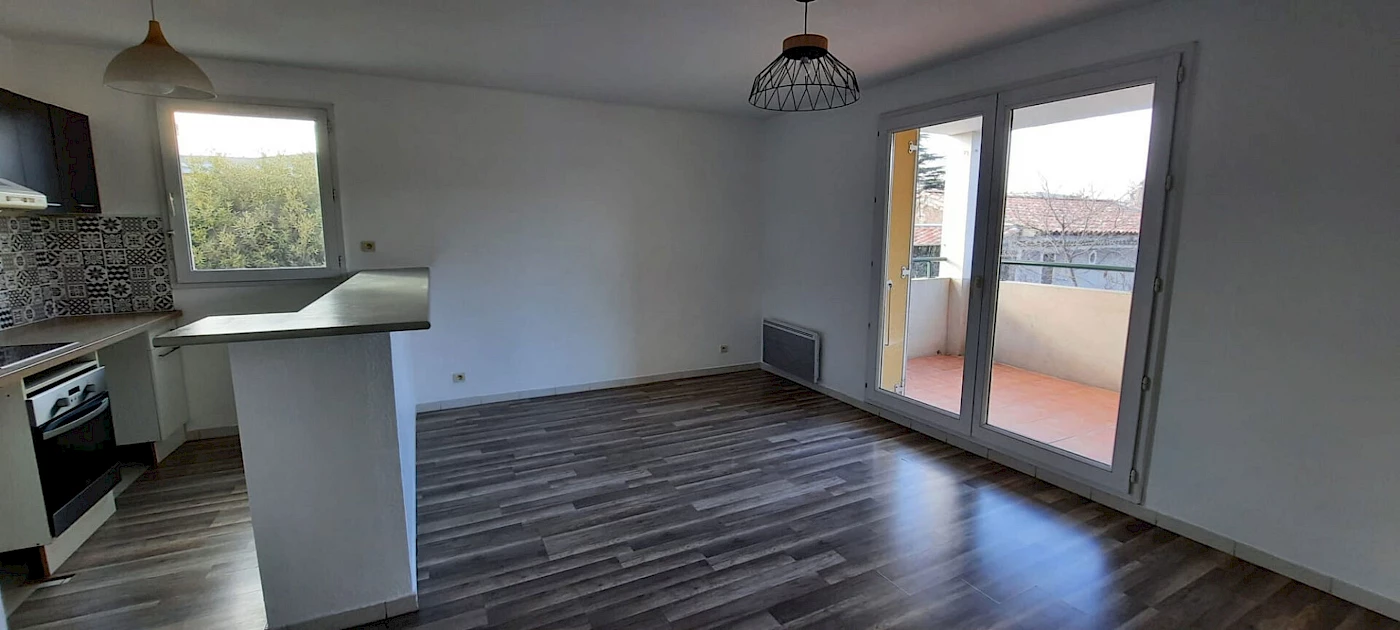 1029-13009  LE VALLON DE TOULOUSE 3 PIECES  RECENT AVEC PARKING