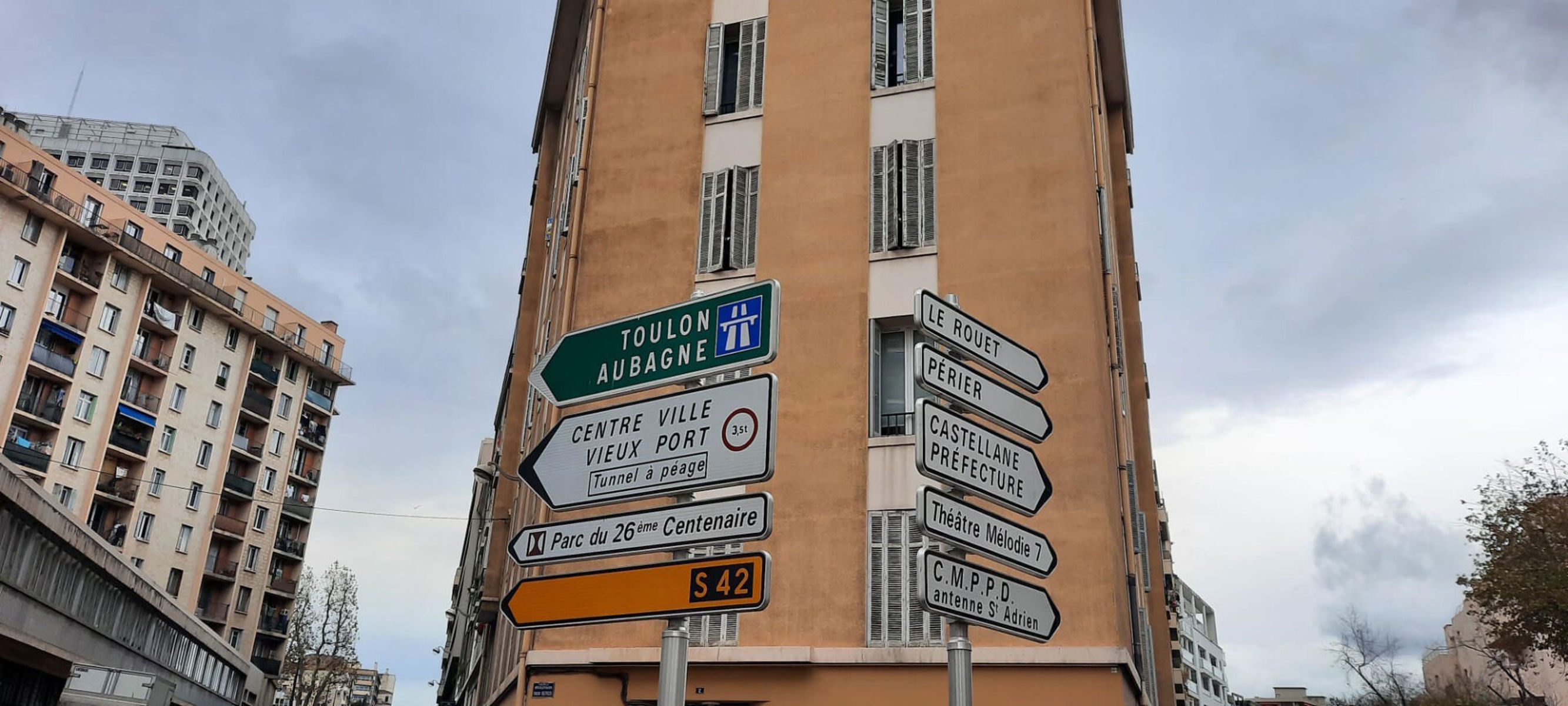 971-13008 ROUET  CANTINI  TOP EMPLACEMENT  3 pièces  avec ascenseur - 4