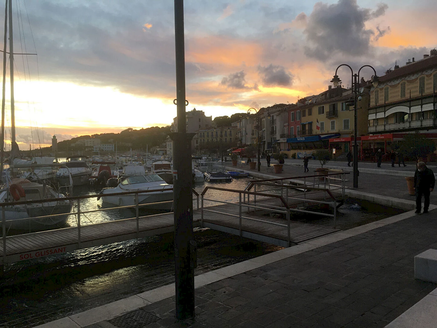 RESTAURANT CASSIS SUR LE PORT