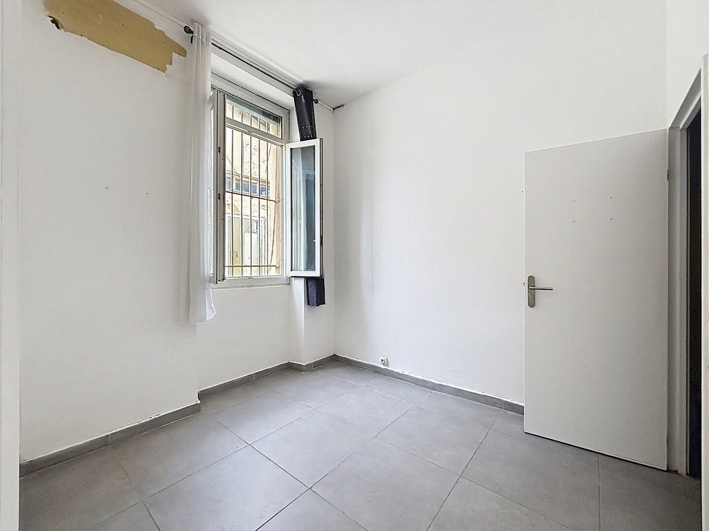 925-Locaux commerciaux Marseille 53 m2