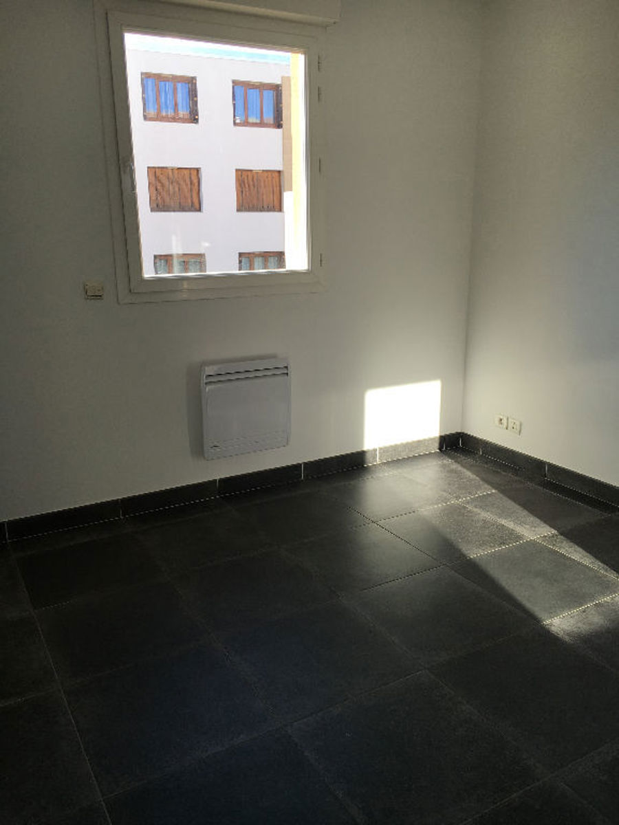 10572-Appartement 2 pièces - Chemain de Cassis - 8