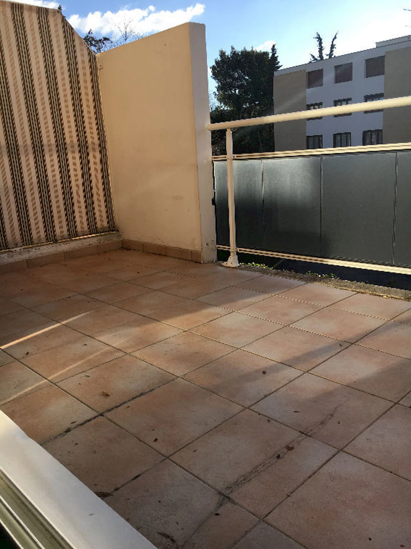 10572-Appartement 2 pièces - Chemain de Cassis