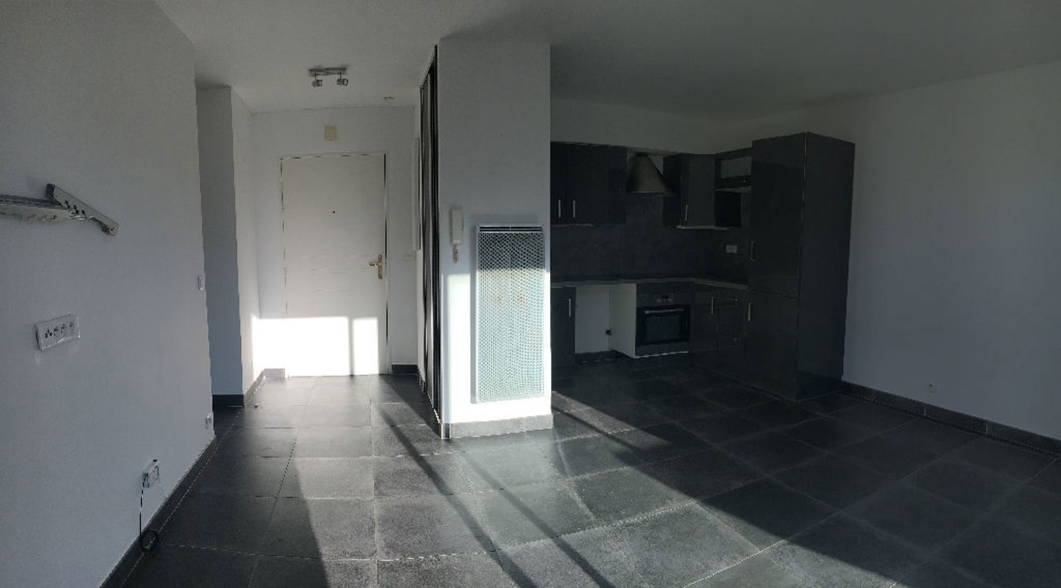 10572-Appartement 2 pièces - Chemain de Cassis - 2