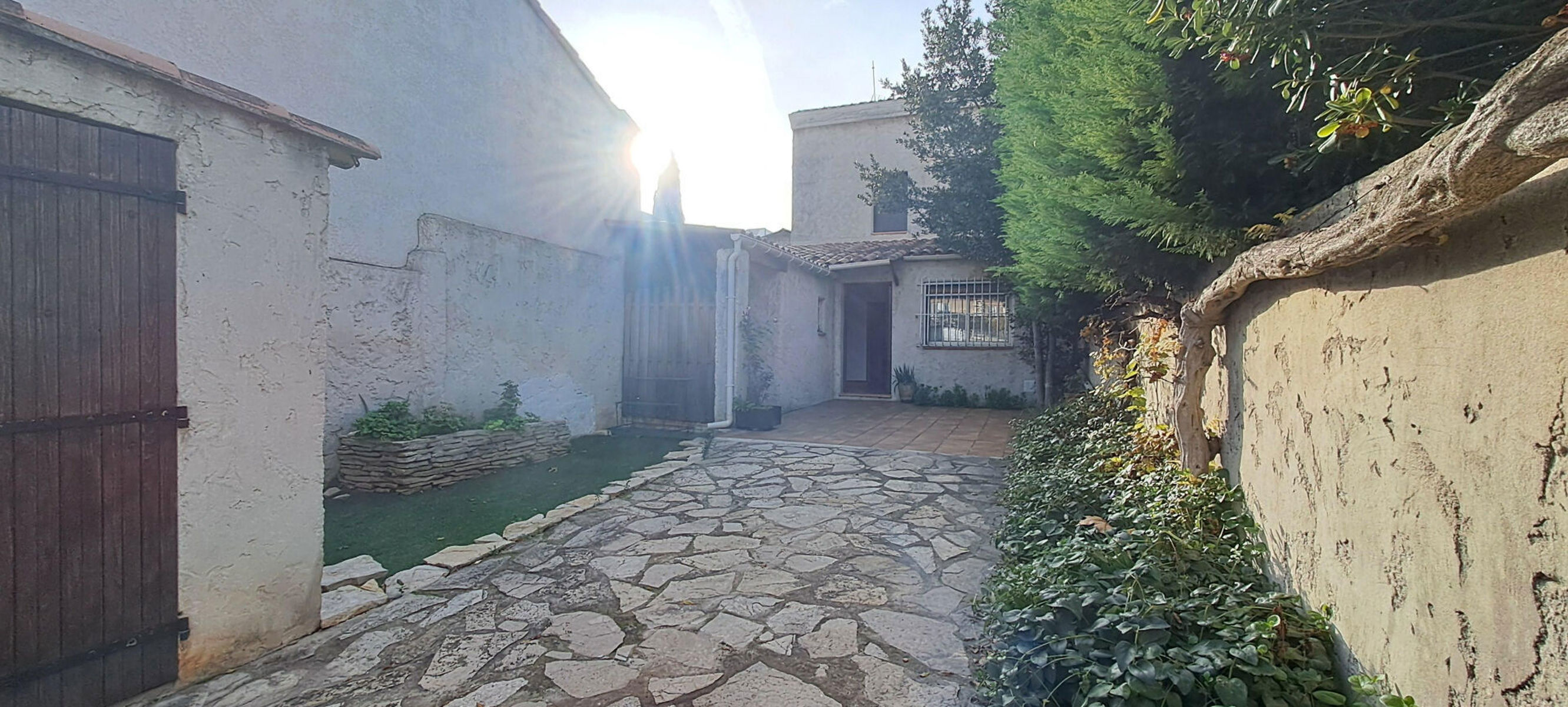 847-Belle maison de caractère Type 5 -183m2 -13009 MARSEILLE - réf : - 4