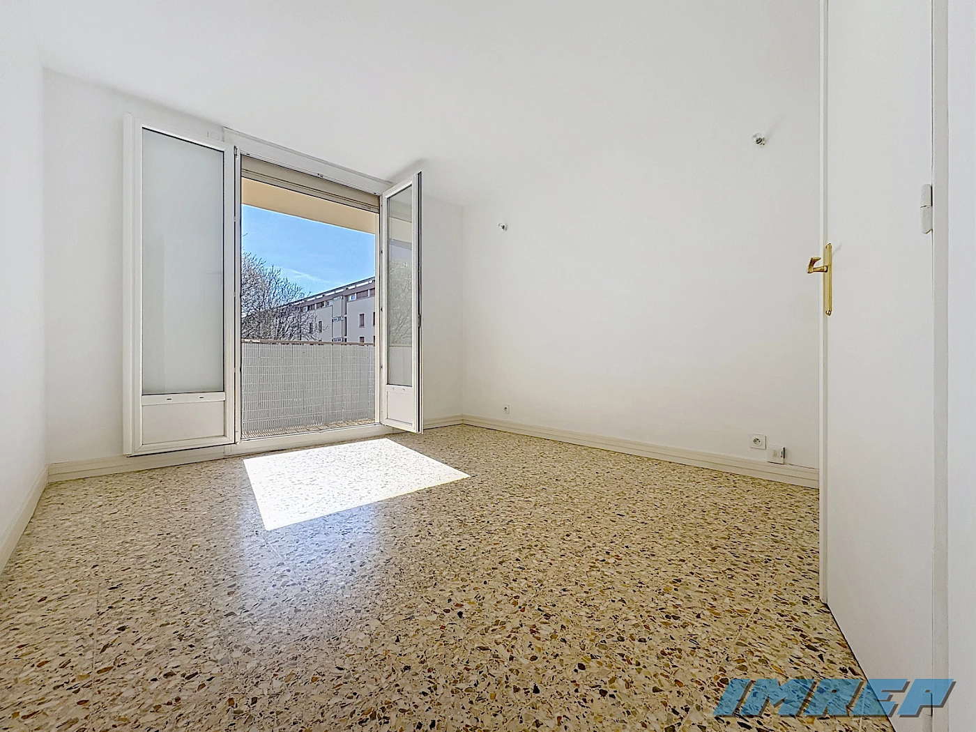 1077-Appartement Marseille 3 pièce(s) 70 m2