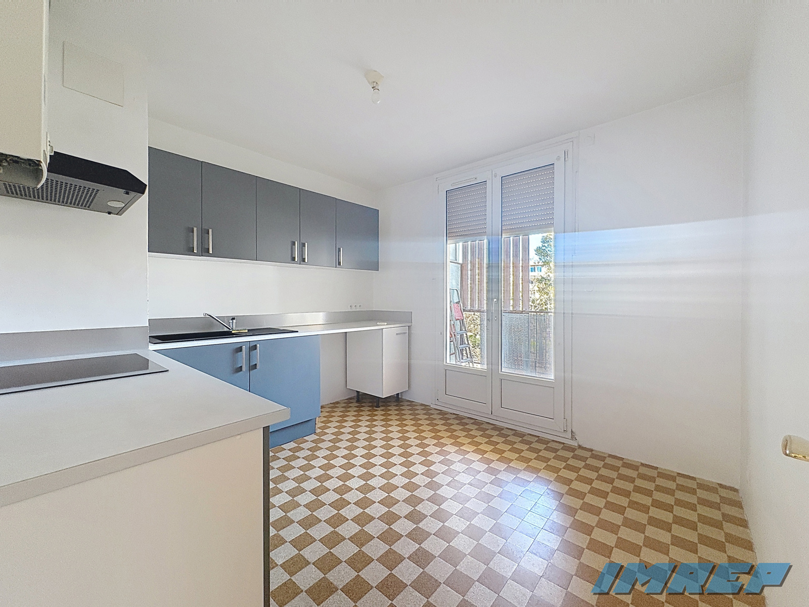 1077-Appartement Marseille 3 pièce(s) 70 m2 - 2