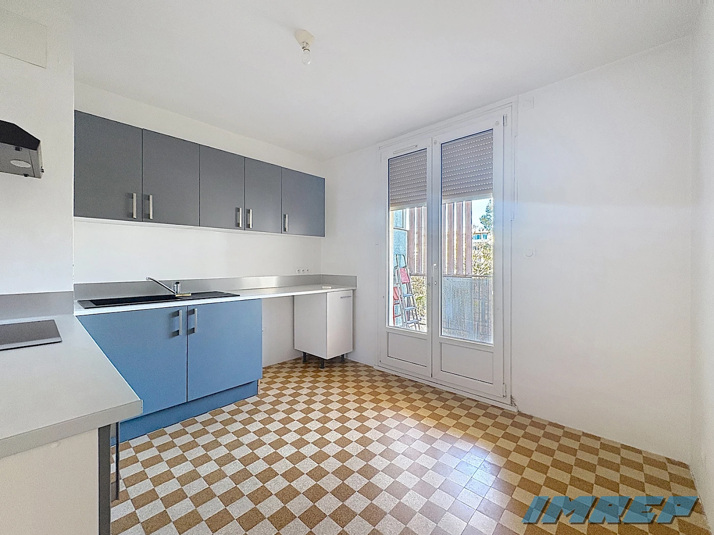 1077-Appartement Marseille 3 pièce(s) 70 m2