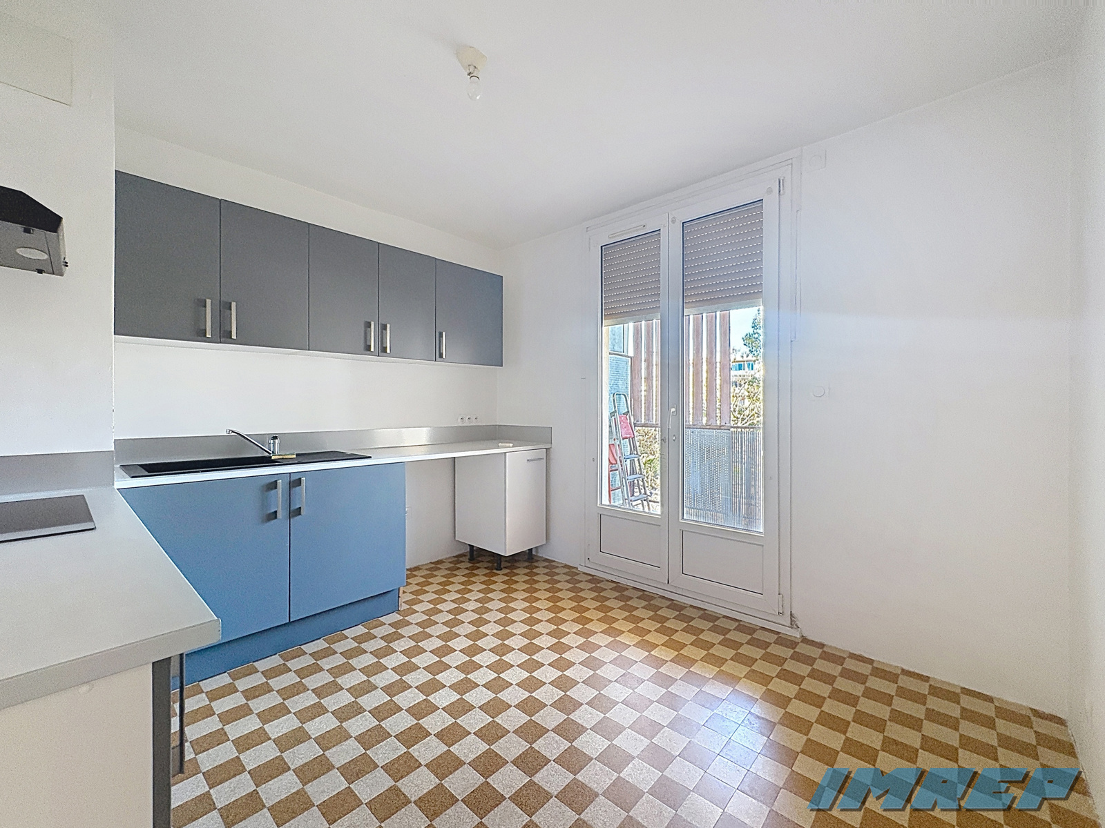 1077-Appartement Marseille 3 pièce(s) 70 m2 - 4