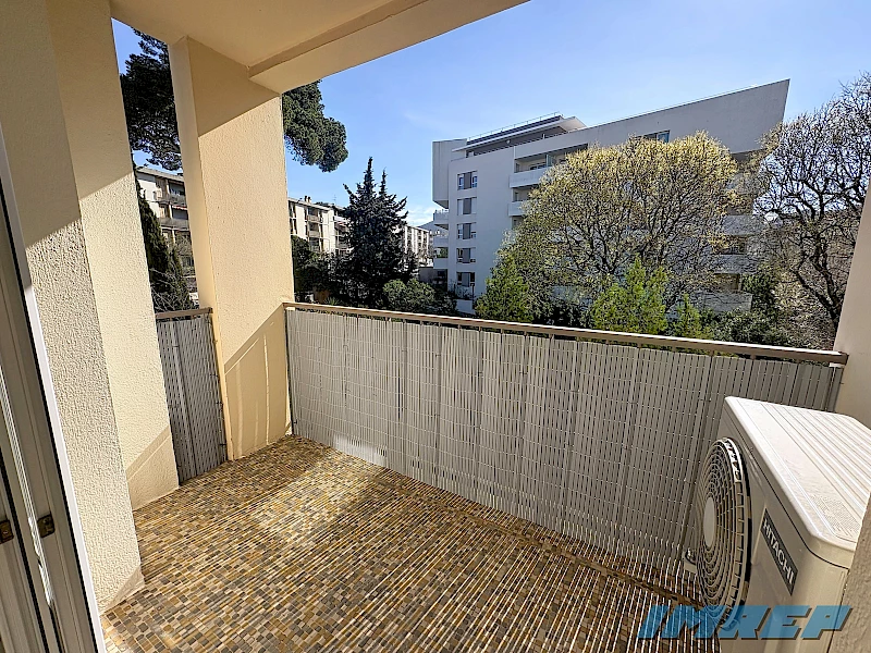 1077-Appartement Marseille 3 pièce(s) 70 m2