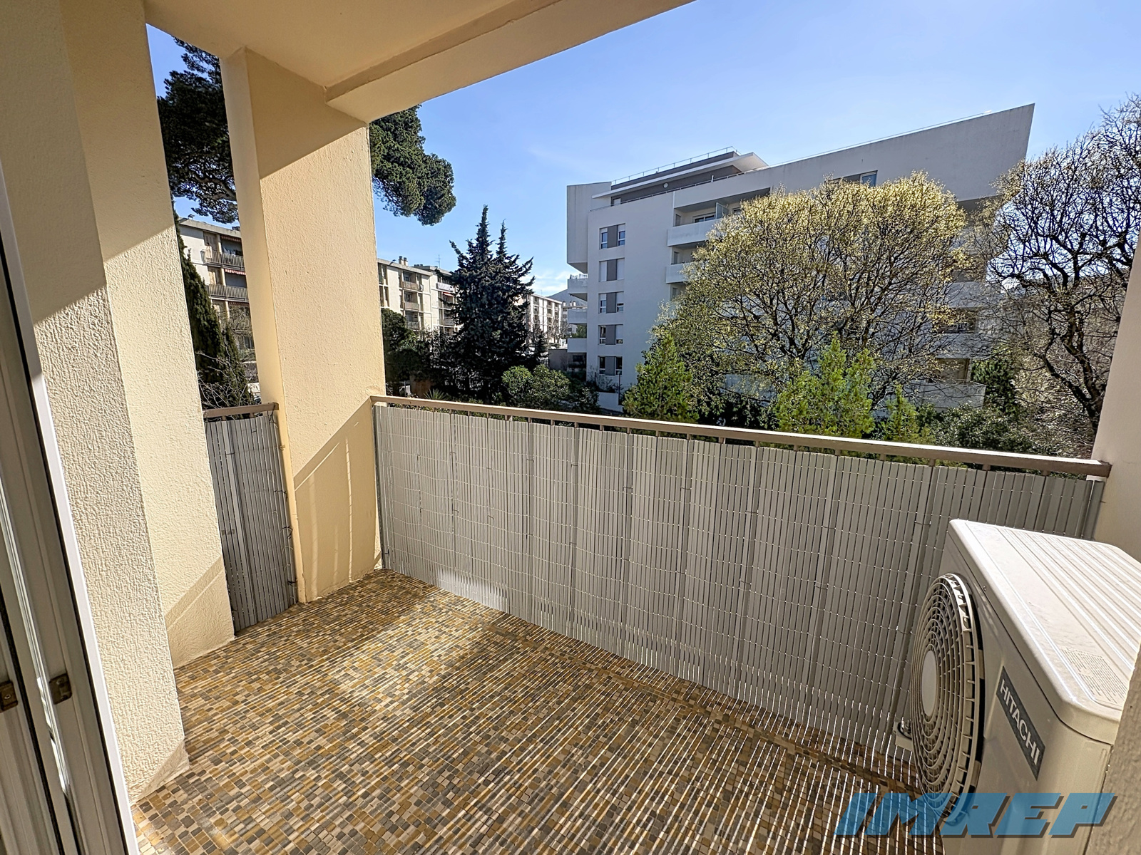 1077-Appartement Marseille 3 pièce(s) 70 m2 - 1