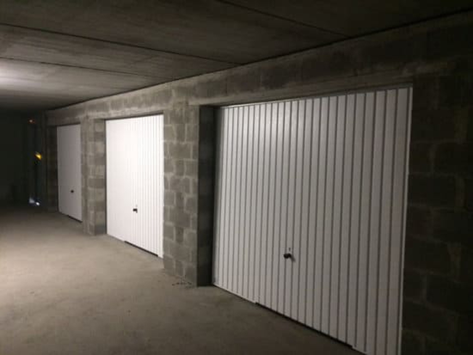 593-Garage secteur Sainte Marguerite 13009 Marseille - 1