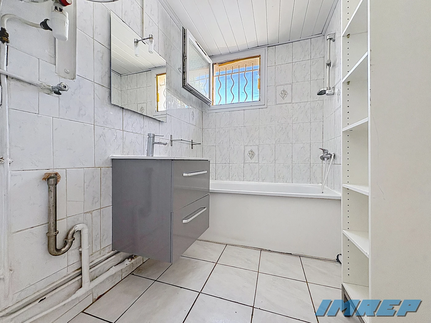 Type 3 , 12 Bd de Roquevaire 13009