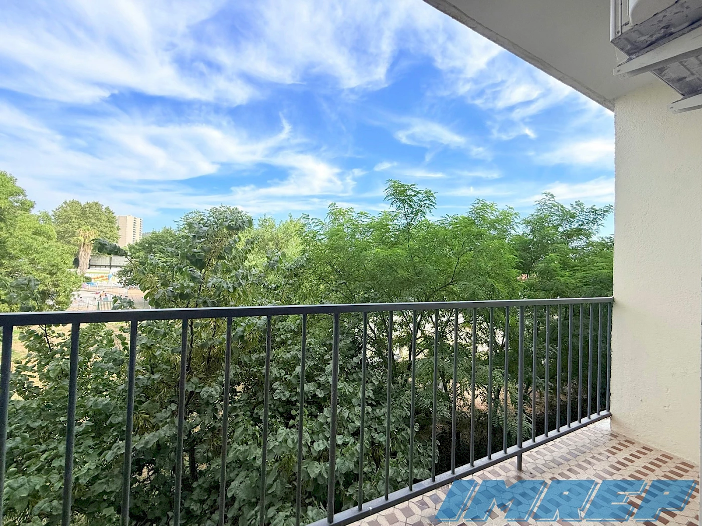 APPARTEMENT T4  72m² - TRÈS BON ÉTAT - 1.003€