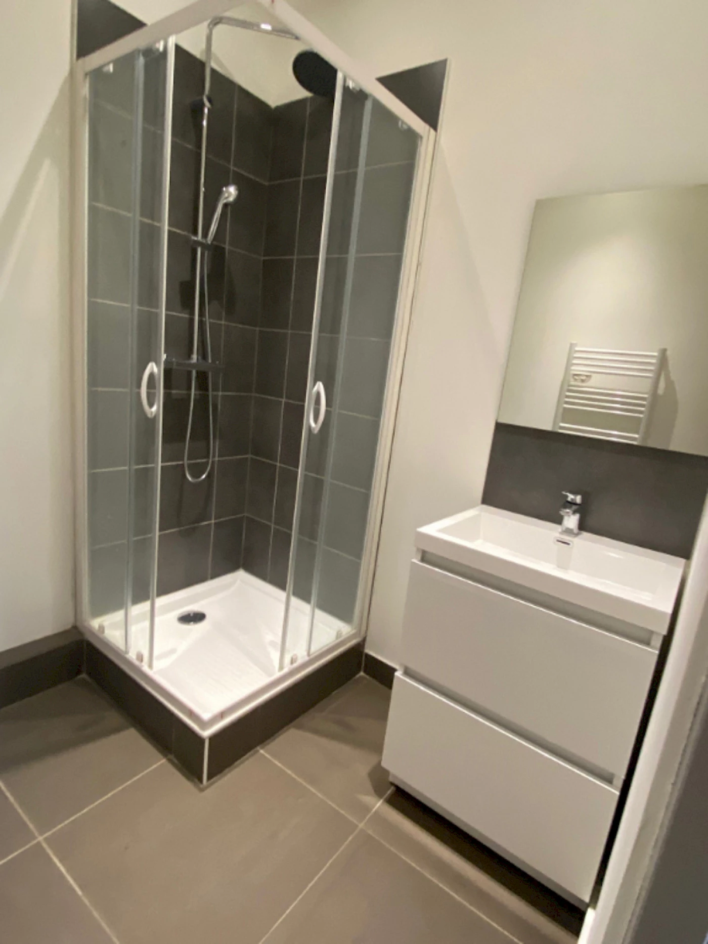 13277-Studio - Chutes la Vie - Bd DAHDAH 13004-