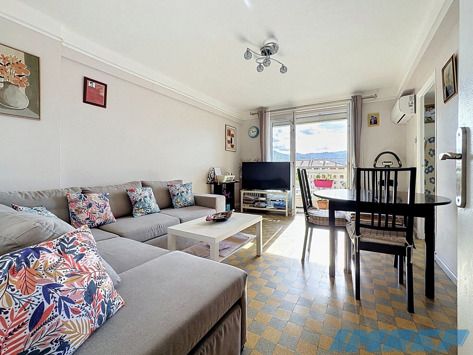 Bel appartement T4 lumineux balcons garage 13009 MARSEILLE - 2